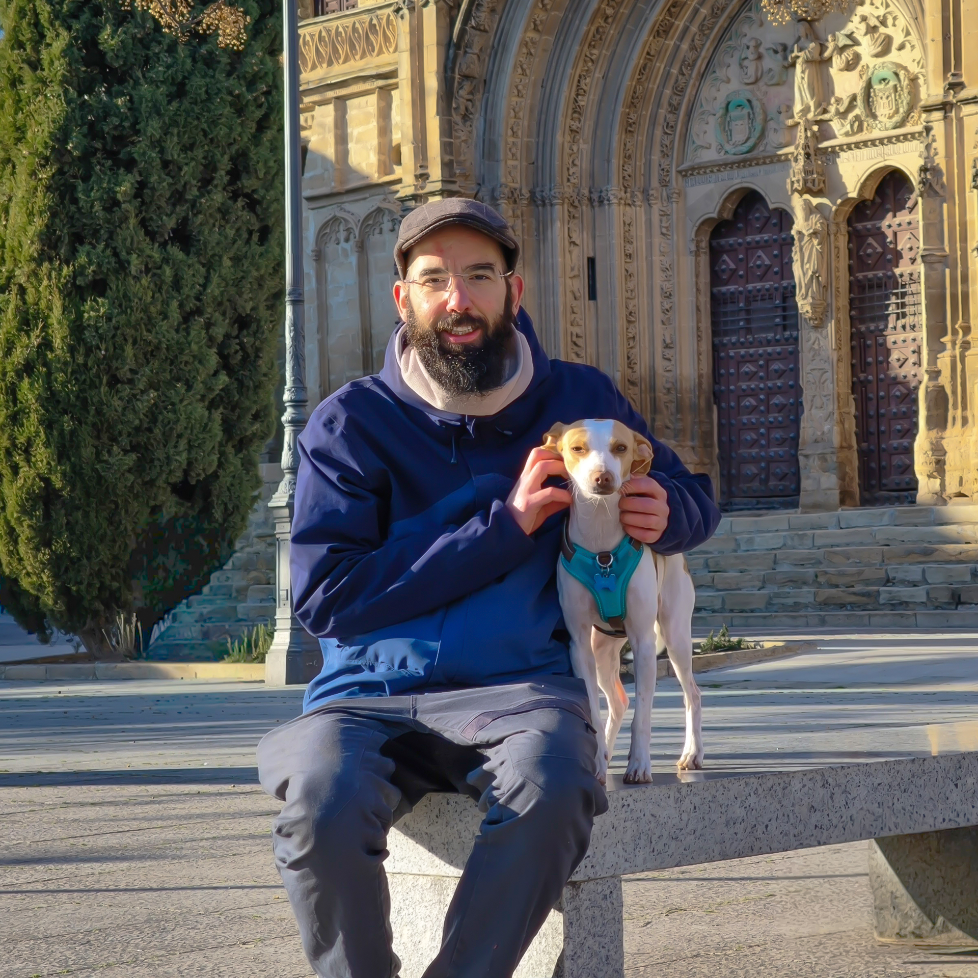 Chus y Ra en la Basílica de Santa María de los Reales Alcázares de Úbeda | Ra Educación Canina